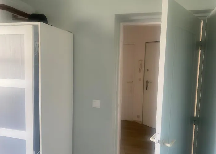 Chambre Salle De Bain - Appartement 2 Pieces A Paris